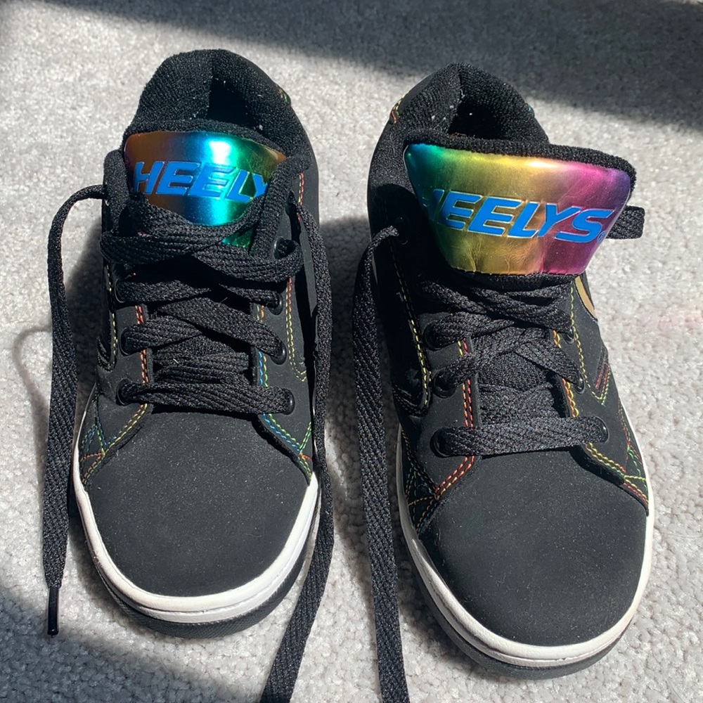 HEELY's kids size 1